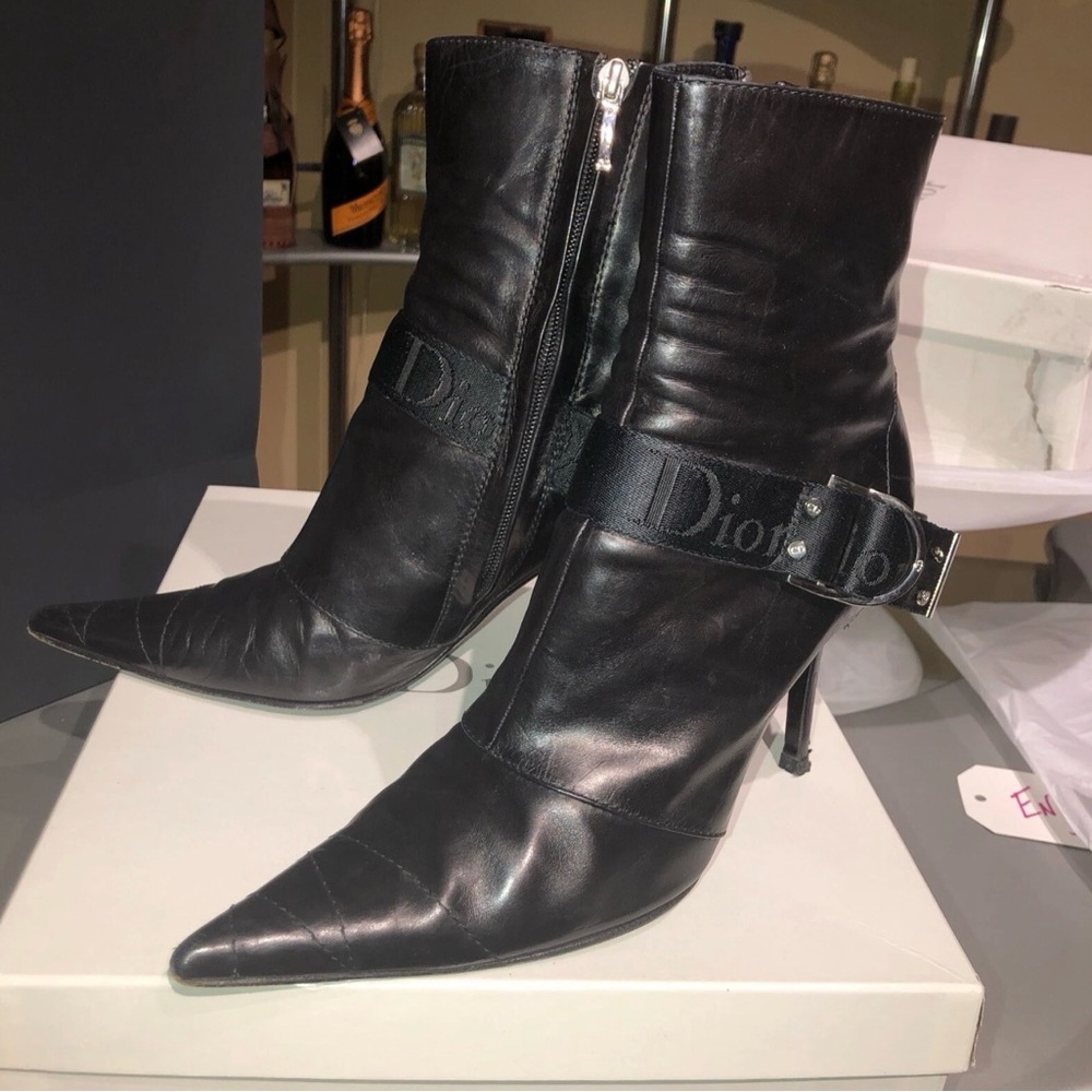 Dior Black Leather Ankle Boots – Size 41 – 9cm Heel – Logo Strap Detail